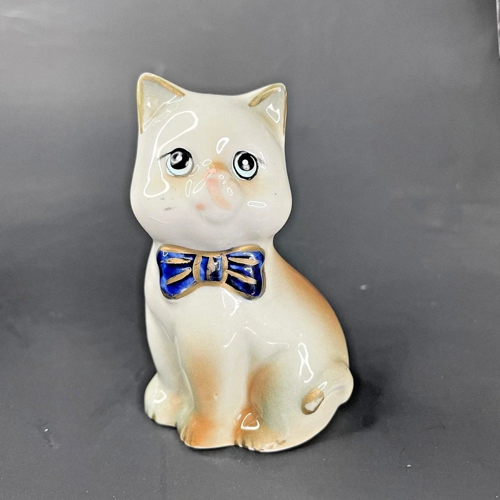 Vintage Sitting Cat Figurine Wearing Bow White and Brown 3 1/4